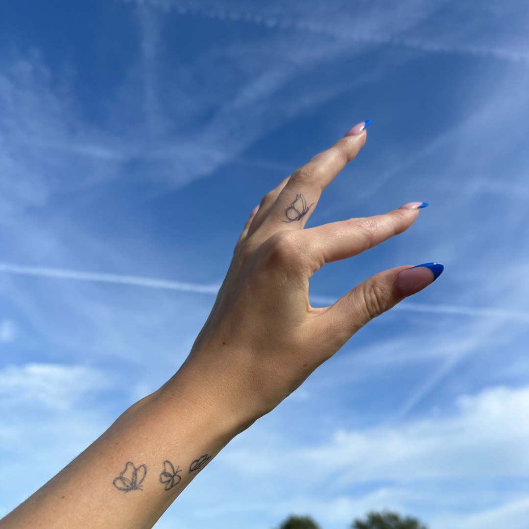 Tymczasowy tatuaż motylkowy fineline