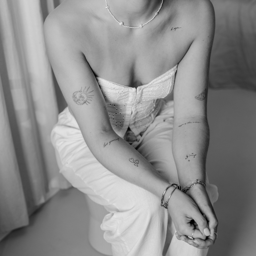 Tymczasowe tatuaże na wesele: idealne dopasowanie do twojej sukni ślubnej