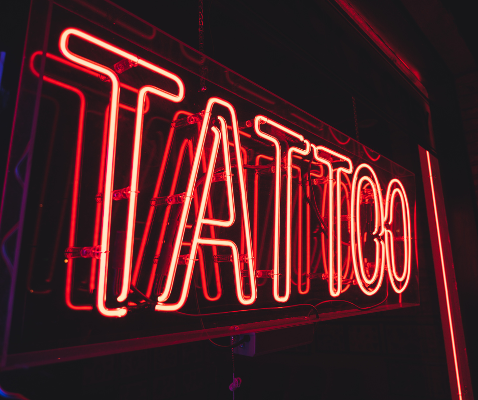 Ile kosztuje mały tatuaż? 5 czynników wpływających na cenę