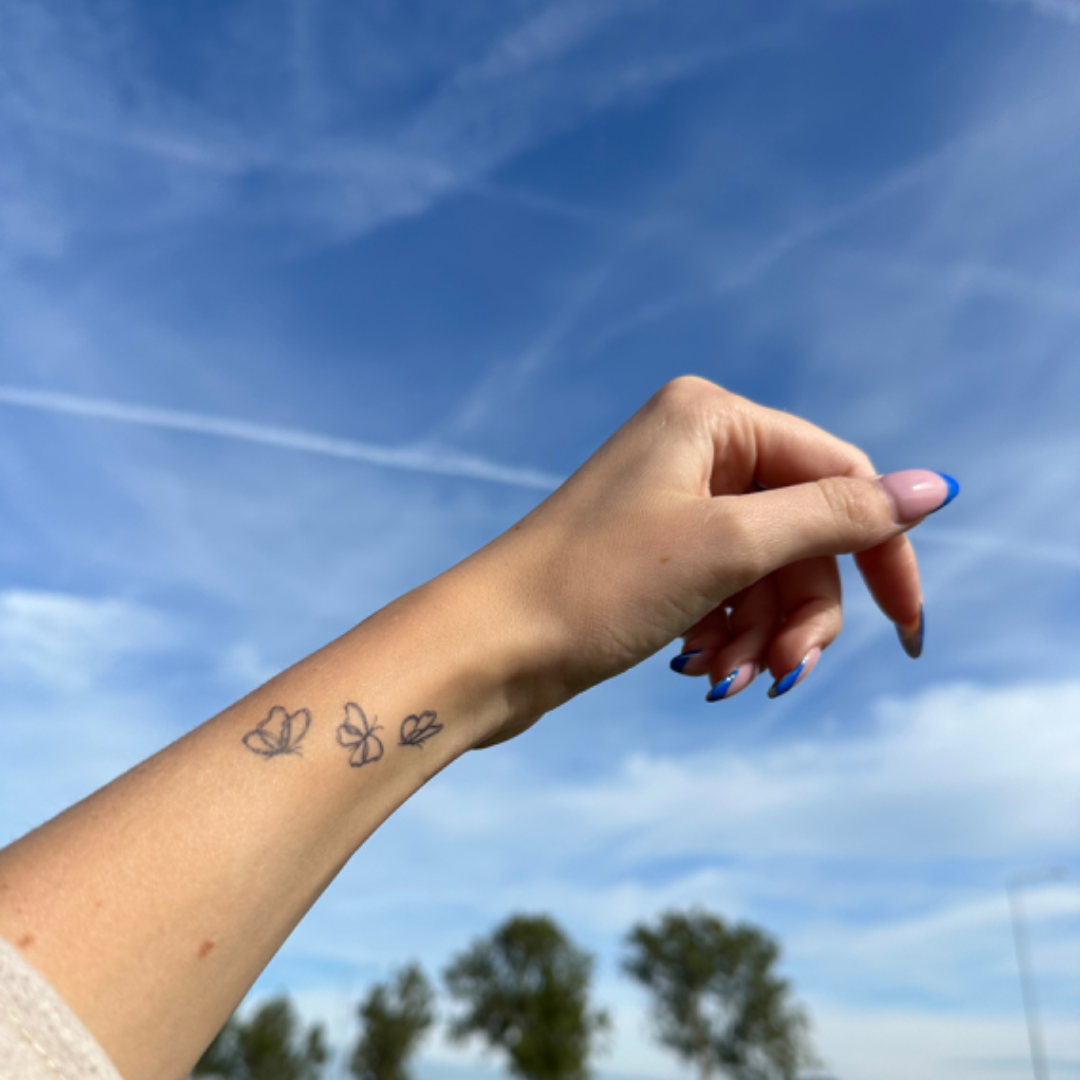 Tymczasowe motyle tatuażowe