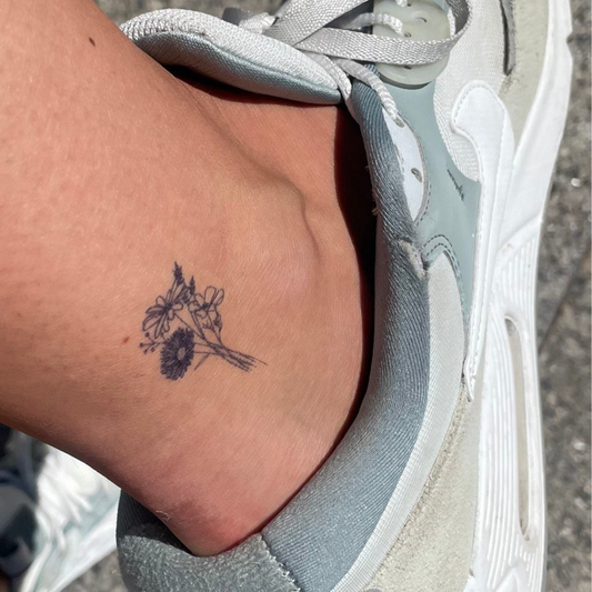 Tymczasowe tatuaże z kwiatami